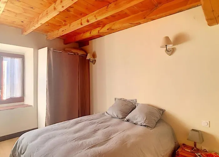 Maison De Village Spacieuse Au Calme *
